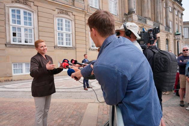 Denmark Politics Acting Prime Minister Mette Frederiksen after her visit to the King at Amalienborg Palace in Copenhagen, Denmark, Saturday, May 23, 2026. After Saturday s royal round, it is clear that acting Prime Minister Mette Frederiksen (S) is once again the royal investigator pointed to form a new Danish government. , Copenhagen Denmark *** Denmark Politics Acting Prime Minister Mette Frederiksen after her visit to the King at Amalienborg Palace in Copenhagen, Denmark, Saturday, May 23, 2026 After Saturday s royal round, it is clear that acting Prime Minister Mette Frederiksen S is once again the royal investigator pointed to form a new Danish government , Copenhagen Denmark  Copyright: EmilxHelmsx spdk20260523-142136-L