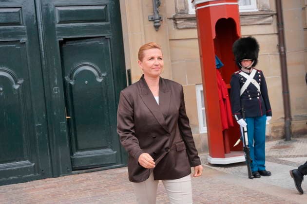Denmark Politics Acting Prime Minister Mette Frederiksen after her visit to the King at Amalienborg Palace in Copenhagen, Denmark, Saturday, May 23, 2026. After Saturday s royal round, it is clear that acting Prime Minister Mette Frederiksen (S) is once again the royal investigator pointed to form a new Danish government. , Copenhagen Denmark *** Denmark Politics Acting Prime Minister Mette Frederiksen after her visit to the King at Amalienborg Palace in Copenhagen, Denmark, Saturday, May 23, 2026 After Saturday s royal round, it is clear that acting Prime Minister Mette Frederiksen S is once again the royal investigator pointed to form a new Danish government , Copenhagen Denmark  Copyright: EmilxHelmsx spdk20260523-141953-L