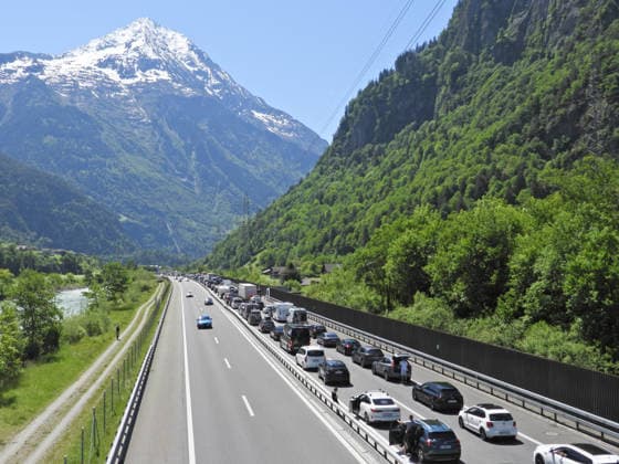 23.05.2026 Schweiz Kanton Uri Stau.. Bild. Pfingststau auf der Gotthardautobahn. *** 23 05 2026 Switzerland Canton Uri Traffic jam picture Whitsun traffic jam on the Gotthard highway 