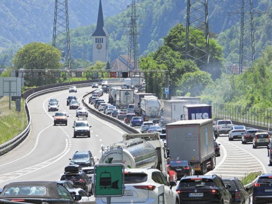 23.05.2026 Schweiz Kanton Uri Stau.. Bild. Pfingststau auf der Gotthardautobahn. *** 23 05 2026 Switzerland Canton Uri Traffic jam picture Whitsun traffic jam on the Gotthard highway 