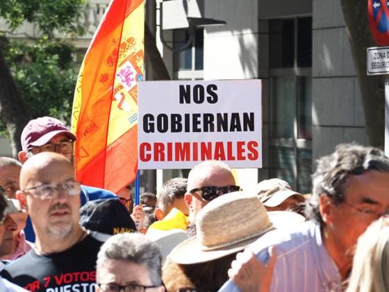 May 23, 2026, Madrid, Madrid, Spain: MADRID, SPAIN - MAY 23: Thousands of people gather at Plaza de ColoÂ³n, blocking and marching along the main avenues of the Spanish capital toward the Moncloa Arch, demanding the resignation of Spain s Prime Minister Pedro SoÂ¡nchez. Madrid Spain  - ZUMAh199 20260523_zip_h199_012 Copyright: xAaronxHerediax
