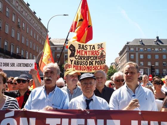 May 23, 2026, Madrid, Madrid, Spain: MADRID, SPAIN - MAY 23: Thousands of people gather at Plaza de ColoÂ³n, blocking and marching along the main avenues of the Spanish capital toward the Moncloa Arch, demanding the resignation of Spain s Prime Minister Pedro SoÂ¡nchez. Madrid Spain  - ZUMAh199 20260523_zip_h199_014 Copyright: xAaronxHerediax