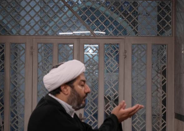 Daily Life In Iran Amid Threat About New Possible War An Iranian cleric participates in a mass prayer ceremony at a mosque in a business district in downtown Tehran, Iran, on May 22, 2026. U.S. President Donald Trump has indicated the possibility of military action against Iran if no agreement is reached with Iranian officials, according to official reports. Tehran Tehran Iran  Copyright: xMortezaxNikoubazlx originalFilename: nikoubazl-dailylif260522_npzca.jpg