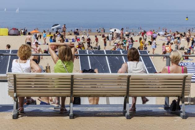 People enjoying the beach pictured at the Belgian coast in Oostende, on Saturday 23 May 2026. Tourists are expected to flock the Belgian coast, as temperatures are rising for the weekend.  NICOLASxMAETERLINCK 174833960