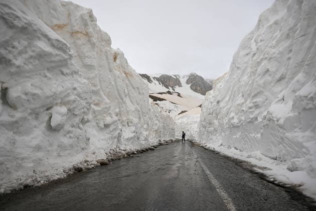 Van-Bahcesaray highway, closed for months due to avalanche risk, cleared of snow VAN, TURKIYE - MAY 23: A view of the area as the teams from the Gorentas Maintenance Station of the 11th Regional Directorate of Highways carry out snow removal work on the Van-Bahcesaray highway in Van, Turkiye on May 23, 2026. Closed since December due to adverse weather conditions and avalanche risks, the highway was partially opened to single-lane traffic following a challenging 20-day effort through meters-high snow corridors. The final decision to fully open the road to traffic awaits an assessment by the Avalanche Risk Determination and Monitoring Commission. Ozkan Bilgin Anadolu Van Turkey. Editorial use only. Please get in touch for any other usage.  Copyright: x2026xAnadoluxOzkanxBilginx