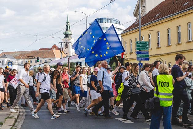 The March of Reconciliation from Pohorelice to Brno in memory of Brno death march , i.e., the violent expulsion of German-speaking population from Brno, as a part of Meeting Brno festival and Sudeten German Association Congress, starts near Memorial ceremony at Monument to Victims of Expulsion in Pohorelice on Saturday, May 23, 2026. On the last kilometer, approximately from the gymnasium building on Videnska Street in Brno, people who did not walk the entire route but wanted to express their support also joined the march. Estimated arrival at Mendel square, lighting of candles, conclusion of event. (CTKxPhoto RichardxSkoumal) CTKPhotoP2026052305781  CTKPhotoP2026052305781