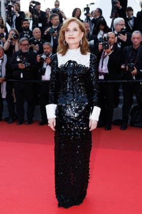 Isabelle Huppert Montée des marches pour la cérémonie de clôture du 79ème Festival International du Film de Cannes, le 23 mai 2026 Jacovides Moreau Bestimage Red carpet for the closing ceremony of the 79th Cannes International Film Festival Opening ceremony on May 23, 2026 Cannes France  Copyright: xJACOVIDES-MOREAUx xBESTIMAGExJACOVIDES-MOREAUx xBESTIMAGEx
