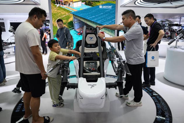 Drone World Congress In China s Shenzhen SHENZHEN, CHINA - MAY 23:Exhibitors present multiple advanced drone devices at the congress venue on May 23,2026 in Shenzhen,Guangdong Province of China.The 2026 Drone World Congress is themed around low altitude economy and flying towards the future, showcasing over 10000 drones and low altitude technology products. Stringer Anadolu Shenzhen China. Editorial use only. Please get in touch for any other usage.  Copyright: x2026xAnadoluxStringerx