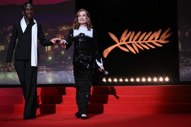 Cannes - Closing Ceremony Eye Haidara and Isabelle Huppert on stage during the closing ceremony of the 79th edition of the Cannes Film Festival in Cannes, France on May 23, 2026. Photo by Eliot Blondet ABACAPRESS.COM Cannes France  Copyright: xBlondetxEliot ABACAx