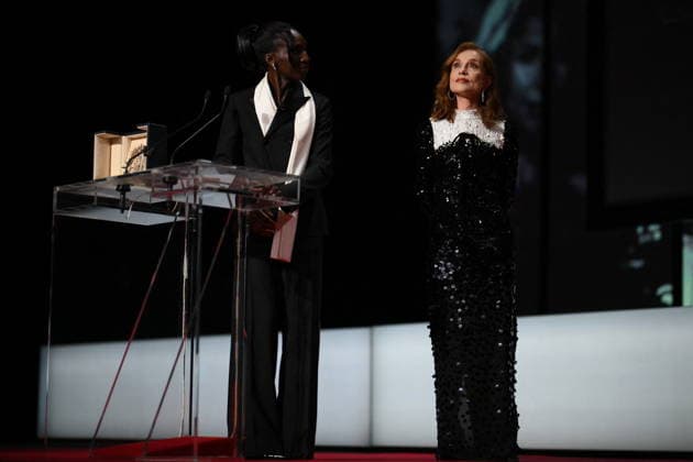 Cannes - Closing Ceremony Eye Haidara and Isabelle Huppert on stage during the closing ceremony of the 79th edition of the Cannes Film Festival in Cannes, France on May 23, 2026. Photo by Eliot Blondet ABACAPRESS.COM Cannes France  Copyright: xBlondetxEliot ABACAx