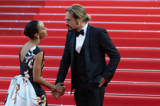 Zoe Saldana et Marco Perego Montée des marches pour la cérémonie de clôture du 79ème Festival International du Film de Cannes, le 23 mai 2026 Olivier Borde Bestimage Red carpet for the closing ceremony of the 79th Cannes International Film Festival Opening ceremony on May 23, 2026 Cannes France  Copyright: xOLIVIERxBORDEx xBESTIMAGExOLIVIERxBORDEx xBESTIMAGEx