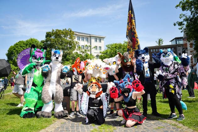 Japan-Tag 2026 in Düsseldorf, einzigartiges Kulturfest in der Landeshauptstadt von NRW - im Foto sind die Furry zu sehen - eine Community die sich jedes Jahr in grosser Anzahl anlässlich des grossen japanischen Festes am Rheinufer trifft und gemeisam feiert Düsseldorf Rheinufer NRW Deutschland *** Japan Day 2026 in Düsseldorf, unique cultural festival in the state capital of NRW in the photo you can see the Furry, a community that meets in large numbers every year on the occasion of the big Japanese festival on the banks of the Rhine and celebrates together Düsseldorf Rheinufer NRW Germany