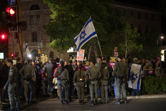 Anti-gov t protest in Jerusalem JERUSALEM - MAY 23: Israelis gather at Paris Square to hold a demonstration against Prime Minister Benjamin Netanyahu and the Israeli government carrying Israeli flags and anti-government banners in West Jerusalem on May 23, 2026. Mostafa Alkharouf Anadolu Jerusalem Israel. Editorial use only. Please get in touch for any other usage.  Copyright: x2026xAnadoluxMostafaxAlkharoufx