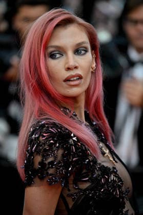 Cannes Closing Ceremony JR Stella Maxwell attending the Closing Ceremony during the 79th Cannes Film Festival in Cannes, France on May 23, 2026. Photo by Julien Reynaud APS-Medias ABACAPRESS.COM Cannes France  Copyright: xReynaudxJulien APS-Medias ABACAx