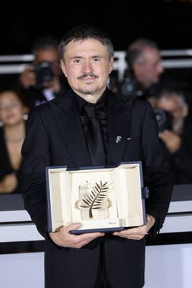 Cannes - Fjord Wins Palme D Or Award At Closing Ceremony Romanian director, screenwriter and producer Cristian Mungiu celebrate after winning the Palme d Or for the film Fjord during the photocall of the 79th edition of the Cannes Film Festival in Cannes, France on May 23, 2026. Photo by Jerome Domine ABACAPRESS.COM Cannes France  Copyright: xDominexJerome ABACAx