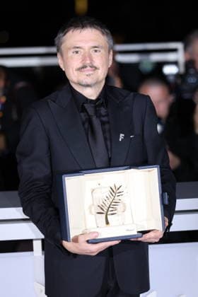 Cannes - Fjord Wins Palme D Or Award At Closing Ceremony Romanian director, screenwriter and producer Cristian Mungiu celebrate after winning the Palme d Or for the film Fjord during the photocall of the 79th edition of the Cannes Film Festival in Cannes, France on May 23, 2026. Photo by Jerome Domine ABACAPRESS.COM Cannes France  Copyright: xDominexJerome ABACAx