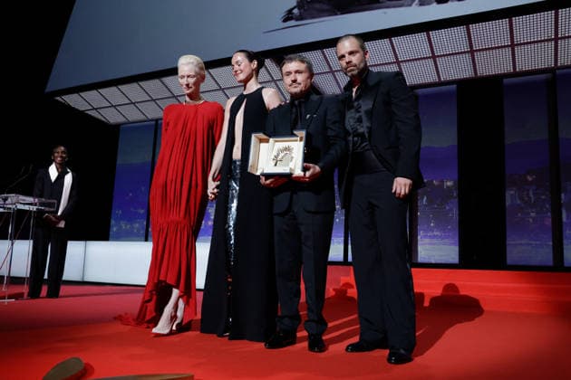 Tilda Swinton, Renate Reinsve, Cristian Mungiu, Sebastian Stan Cérémonie de clôture du 79ème Festival International du Film de Cannes, le 23 mai 2026 Borde Jacovides Moreau Bestimage Closing ceremony of the 79th Cannes International Film Festival Opening ceremony on May 23, 2026 Cannes France  Copyright: xOLIVIERxBORDEx xBESTIMAGExOLIVIERxBORDEx xBESTIMAGEx