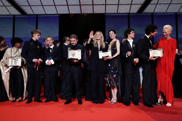 Marie Clémentine Dusabejambo, Emmanuel Maccia, Valentin Campagne, Cristian Mungiu, Ryusuke Hamaguchi, Virginie Efira, Park Chan wook, Javier Ambrossi , Javier Calvo, Tilda Swinton Cérémonie de clôture du 79ème Festival International du Film de Cannes, le 23 mai 2026 Borde Jacovides Moreau Bestimage Closing ceremony of the 79th Cannes International Film Festival Opening ceremony on May 23, 2026 Cannes France  Copyright: xOLIVIERxBORDEx xBESTIMAGExOLIVIERxBORDEx xBESTIMAGEx