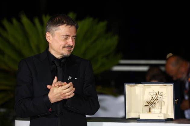 May 23, 2026, Cannes, Cote D azur, France: CRISTIAN MUNGIU celebrates with the Palme d Or won for FJORD during the Winners photocall at the 79th Annual Cannes Film Festival at Palais des Festivals in Cannes, France. Cannes France  - ZUMAc179 20260523_zep_c179_110 Copyright: xMickaelxChavetx