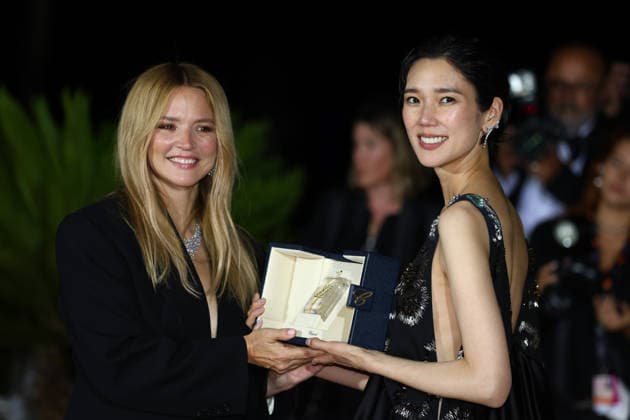 May 23, 2026, Cannes, Cote D azur, France: VIRGINIE EFIRA and TAO OKAMOTO win BEST PERFORMANCE BY AN ACTRESS during the Winners photocall at the 79th Annual Cannes Film Festival at Palais des Festivals in Cannes, France. Cannes France  - ZUMAc179 20260523_zep_c179_122 Copyright: xMickaelxChavetx
