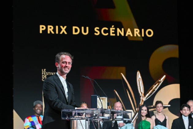 79ème Festival International du Film de Cannes Ceremonie de cloture 79th International Cannes Film Festival Closing Ceremony Prix du scénario pour le film Notre salut 456713 2026 05 23 France  Copyright: xSergexArnalx xStarfacex STAR_456713_037