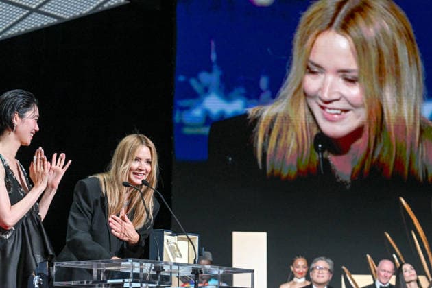 79ème Festival International du Film de Cannes Ceremonie de cloture 79th International Cannes Film Festival Closing Ceremony Prix dinterpretation feminine pour les actrices du film Soudain Best actress award 456713 2026 05 23 France Efira, Virginie Okamoto, Tao  Copyright: xSergexArnalx xStarfacex STAR_456713_047