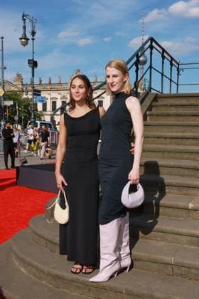 Staatoper für alle 2026, Empfang Cosima Henman, Klara Lange Staatsoper Für alle 2026, Roter Teppich an der Staatsoper unter den Linden, Bebelplatz, Berlin, Datum: 23.05.2026 *** State Opera For All 2026, Reception Cosima Henman, Klara Lange State Opera For All 2026, Red Carpet at the State Opera Unter den Linden, Bebelplatz, Berlin, Date 23 05 2026 Copyright: xEventpress Kratschx