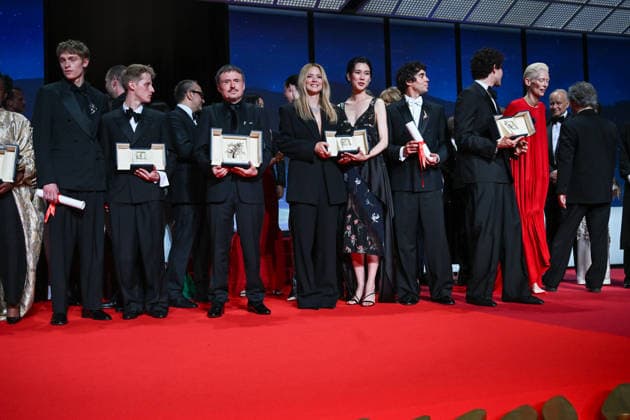 79ème Festival International du Film de Cannes Ceremonie de cloture 79th International Cannes Film Festival Closing Ceremony 456713 2026 05 23 France Mungiu, Cristian Swinton, Tilda Reinsve, Renate Stan, Sebastian Okamoto, Tao Efira, Virginie Campagne, Valentin Macchia, Emmanuel  Copyright: xSergexArnalx xStarfacex STAR_456713_119