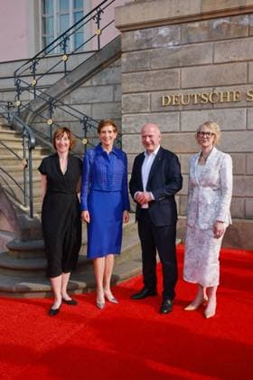 Staatoper für alle 2026, Empfang Elisabeth Sobotka, Ilka Horstmeier, Kai Wegner, Nina Englert Staatsoper Für alle 2026, Roter Teppich an der Staatsoper unter den Linden, Bebelplatz, Berlin, Datum: 23.05.2026 *** State Opera for All 2026, Reception Elisabeth Sobotka, Ilka Horstmeier, Kai Wegner, Nina Englert State Opera For All 2026, Red Carpet at the State Opera Unter den Linden, Bebelplatz, Berlin, Date 23 05 2026 Copyright: xEventpress Kratschx