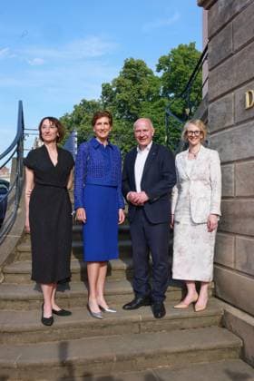 Staatoper für alle 2026, Empfang Elisabeth Sobotka, Ilka Horstmeier, Kai Wegner, Nina Englert Staatsoper Für alle 2026, Roter Teppich an der Staatsoper unter den Linden, Bebelplatz, Berlin, Datum: 23.05.2026 *** State Opera for All 2026, Reception Elisabeth Sobotka, Ilka Horstmeier, Kai Wegner, Nina Englert State Opera For All 2026, Red Carpet at the State Opera Unter den Linden, Bebelplatz, Berlin, Date 23 05 2026 Copyright: xEventpress Kratschx