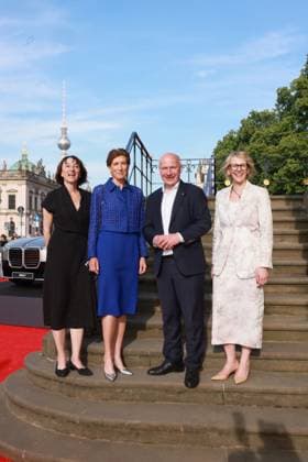 Staatoper für alle 2026, Empfang Elisabeth Sobotka, Ilka Horstmeier, Kai Wegner, Nina Englert Staatsoper Für alle 2026, Roter Teppich an der Staatsoper unter den Linden, Bebelplatz, Berlin, Datum: 23.05.2026 *** State Opera for All 2026, Reception Elisabeth Sobotka, Ilka Horstmeier, Kai Wegner, Nina Englert State Opera For All 2026, Red Carpet at the State Opera Unter den Linden, Bebelplatz, Berlin, Date 23 05 2026 Copyright: xEventpress Kratschx