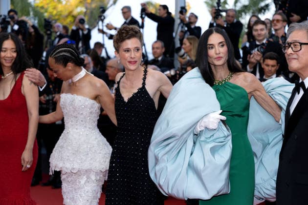 Chloé Zhao, Ruth Negga, Laura Wandel, Demi Moore et Park Chan wook Montée des marches pour la cérémonie de clôture du 79ème Festival International du Film de Cannes, le 23 mai 2026 Olivier Borde Bestimage Red carpet for the closing ceremony of the 79th Cannes International Film Festival Opening ceremony on May 23, 2026 Cannes France  Copyright: xOLIVIERxBORDEx xBESTIMAGExOLIVIERxBORDEx xBESTIMAGEx