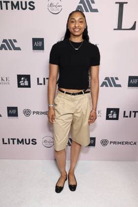 Los Angeles CA May 23: JuJu Watkins at the 17th Annual Women of Excellence Awards on May 23, 2026 Credit: USA - ZUMAa123 20260523_zaa_a123_022 Copyright: xAdMediax