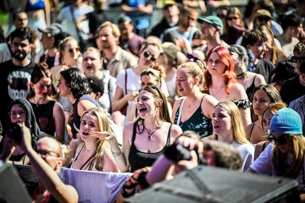 Das Pfingst Open Air Essen-Werden geht in die 41. Runde. Bei sommerlichem Wetter feierten 10000 Menschen das Musikfestival. Das Festival ist umsonst und draußen. Drei Bühnen auf dem Gelände im Löwental wurden bespielt. ** NUR FÜR REDAKTIONELLE ZWECKE ** EDITORIAL USE ONLY **<p>Hauptbühne : Emma Rose am Samstag, dem 23 05 2026. Das Pfingst Open Air Essen-Werden geht in die 41. Runde. Bei sommerlichem Wetter feierten 10000 Menschen das Musikfestival. Das Festival ist umsonst und draußen. Drei Bühnen auf dem Gelände im Löwental wurden bespielt. Deutschland NRW Essen Copyright: KerstinxKokoska *** The Pfingst Open Air Essen Werden enters its 41st round In summery weather, 10,000 people celebrated the music festival Das Festival ist Copyright: KerstinxKokoska doc85z5dbzwfk41hrrake7i ,EDITORIAL USE ONLY