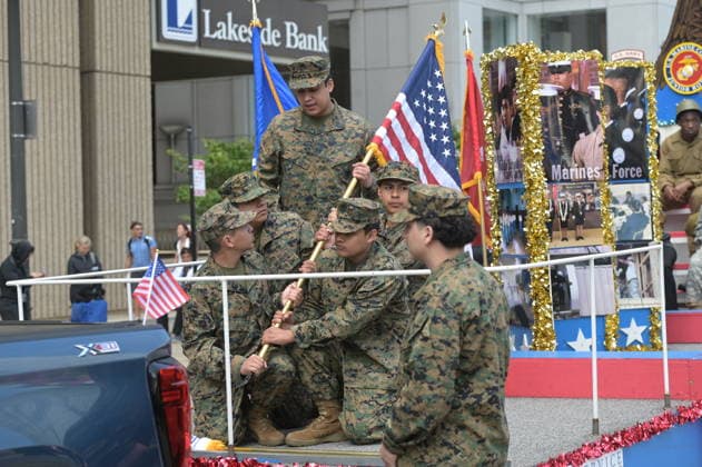 Chicago Memorial Day Parade CHICAGO, ILLINOIS - MAY 23: The Chicago Memorial Day Parade proceeds through the city center, with participants carrying American flags and marching in formation on Saturday, May 23, 2026. The event, held each year before Memorial Day, pays solemn tribute to the men and women of the U.S. Armed Forces who made the ultimate sacrifice. Jacek Boczarski Anadolu Illinois United States. Editorial use only. Please get in touch for any other usage.  Copyright: x2026xAnadoluxJacekxBoczarskix