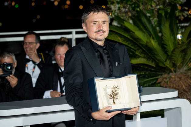 Palme d Or winners photocall at the 79th Cannes Film Festival at Palais des Festivals in Cannes, France on 23 May 2026. Cristian Mungiu poses with the Palme d™Or for Fjord during the Palme d Or winners photocall at the 79th Cannes Film Festival at Palais des Festivals in Cannes, France on 23 May 2026., Credit:Stefano Costantino TTL Stefano Costantino Avalon France, Cannes  Copyright: xStefanoxCostantinoxTTLx xStefanoxCostantinox xAvalonx 1104762246