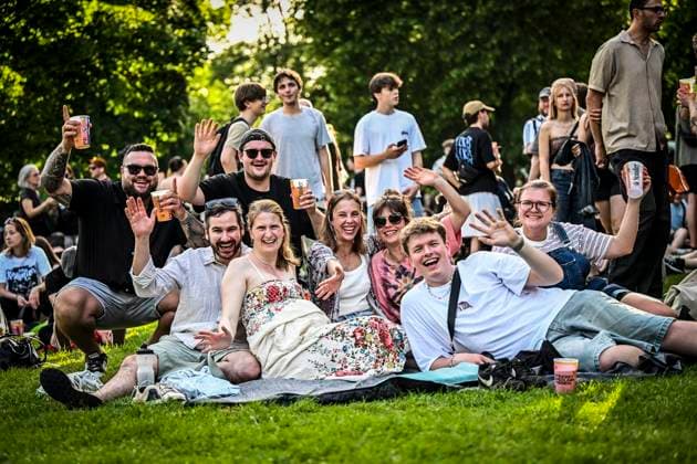 Das Pfingst Open Air Essen-Werden geht in die 41. Runde. Bei sommerlichem Wetter feierten 10000 Menschen das Musikfestival. Das Festival ist umsonst und draußen. Drei Bühnen auf dem Gelände im Löwental wurden bespielt. ** NUR FÜR REDAKTIONELLE ZWECKE ** EDITORIAL USE ONLY **<p>Hauptbühne: Jassin am Samstag, dem 23 05 2026. Das Pfingst Open Air Essen-Werden geht in die 41. Runde. Bei sommerlichem Wetter feierten 10000 Menschen das Musikfestival. Das Festival ist umsonst und draußen. Drei Bühnen auf dem Gelände im Löwental wurden bespielt. Deutschland NRW Essen Copyright: KerstinxKokoska *** The Pfingst Open Air Essen Werden enters its 41st round In summery weather, 10000 people celebrated the music festival The festival is free Copyright: KerstinxKokoska doc85z5f5zp4q0r80veb9 ,EDITORIAL USE ONLY