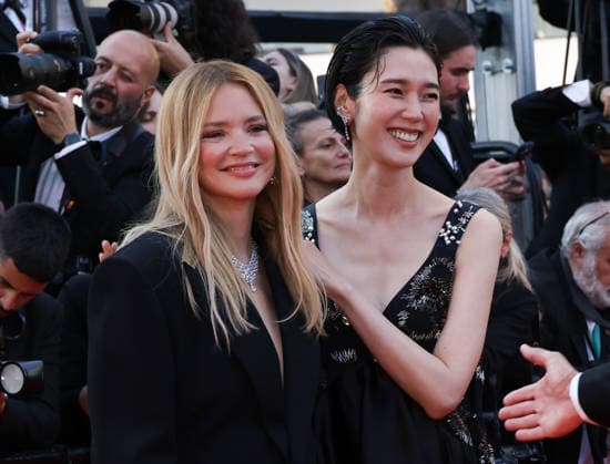 79eme Festival International du Film de Cannes Montee des marches de cloture 79th Cannes Film Festival Red carpet of the closing ceremony Virginie Efira and Tao Okamoto 456718 2026 05 23 Cannes France  Copyright: xIsabellexVautierx xStarfacex STAR_456718_104