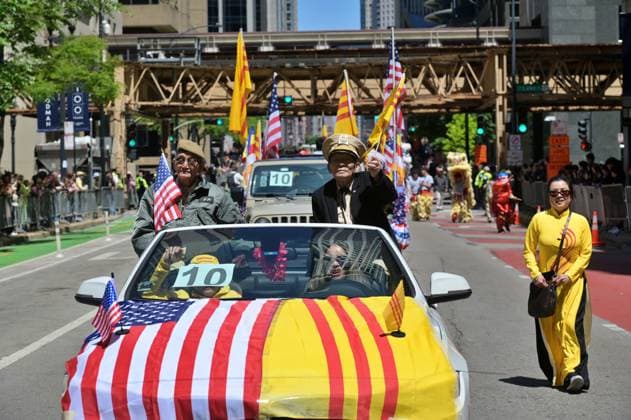 Chicago Memorial Day Parade CHICAGO, ILLINOIS - MAY 23: The Chicago Memorial Day Parade proceeds through the city center, with participants carrying American flags and marching in formation on Saturday, May 23, 2026. The event, held each year before Memorial Day, pays solemn tribute to the men and women of the U.S. Armed Forces who made the ultimate sacrifice. Jacek Boczarski Anadolu Illinois United States. Editorial use only. Please get in touch for any other usage.  Copyright: x2026xAnadoluxJacekxBoczarskix