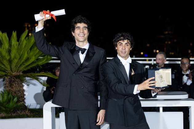 Javier Calvo, Javier Ambrossi prix de la mise en scène pour le film La Bola Negra Photocall of the winners of the 79th Cannes International Film Festival On may 23th 2026 Jacovides Moreau Bestimage Photocall of the winners of the 79th Cannes International Film Festival On may 23th 2026 Cannes France  Copyright: xJACOVIDES-MOREAUx xBESTIMAGExJACOVIDES-MOREAUx xBESTIMAGEx