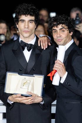 Javier Calvo, Javier Ambrossi prix de la mise en scène pour le film La Bola Negra Photocall of the winners of the 79th Cannes International Film Festival On may 23th 2026 Jacovides Moreau Bestimage Photocall of the winners of the 79th Cannes International Film Festival On may 23th 2026 Cannes France  Copyright: xJACOVIDES-MOREAUx xBESTIMAGExJACOVIDES-MOREAUx xBESTIMAGEx