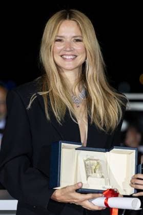 Virginie Efira Prix dinterprétation féminine pour le film Soudain Photocall of the winners of the 79th Cannes International Film Festival On may 23th 2026 Jacovides Moreau Bestimage Photocall of the winners of the 79th Cannes International Film Festival On may 23th 2026 Cannes France  Copyright: xJACOVIDES-MOREAUx xBESTIMAGExJACOVIDES-MOREAUx xBESTIMAGEx