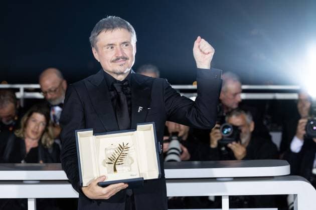 Cristian Mungiu Palme dor pour le film Fjord Photocall of the winners of the 79th Cannes International Film Festival On may 23th 2026 Jacovides Moreau Bestimage Photocall of the winners of the 79th Cannes International Film Festival On may 23th 2026 Cannes France  Copyright: xJACOVIDES-MOREAUx xBESTIMAGExJACOVIDES-MOREAUx xBESTIMAGEx