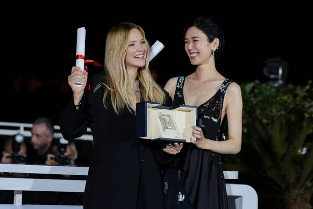 79ème Festival International du Film de Cannes Photocall des Palmes 79th International Cannes Film Festival Photocall with winners 456721 2026 05 23 Cannes France Efira, Virginie Okamoto, Tao  Copyright: xLionelxGuericolas MPPx STAR_456721_064