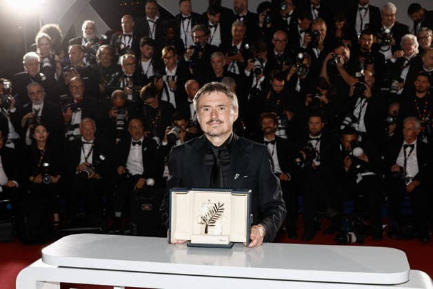Cristian Mungiu Palme dor pour le film Fjord Photocall of the winners of the 79th Cannes International Film Festival On may 23th 2026 Jacovides Moreau Bestimage Photocall of the winners of the 79th Cannes International Film Festival On may 23th 2026 Cannes France  Copyright: xJACOVIDES-MOREAUx xBESTIMAGExJACOVIDES-MOREAUx xBESTIMAGEx