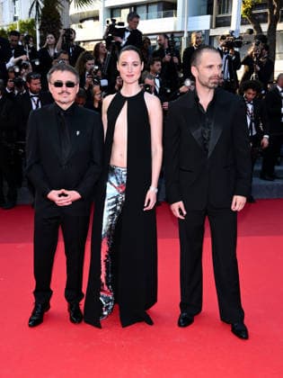 IPA85014621 - Cannes, 79th Cannes Film Festival 2026 - Final Evening - Red Carpet Closing Ceremony. Pictured: Renate Reinsve, Sebastian Stan, Cristian Mungiu  Copyright: xTerenghi Ipa-Agency.netx xPoolxPhotoxEventsx07x 85014621