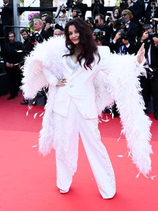IPA85015268 - Cannes, 79th Cannes Film Festival 2026 - Final Evening - Red Carpet Closing Ceremony. Pictured: Aishwarya Rai Bachchan  Copyright: xTerenghi Ipa-Agency.netx xPoolxPhotoxEventsx07x 85015268