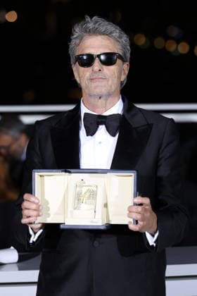 Cannes - Award Winners Photocall JD Polish director and screenwriter Pawel Pawlikowski poses with the trophy during a photocall after winning ex-aequo the Best Director Prize for the film Fatherland during the photocall of the 79th edition of the Cannes Film Festival in Cannes, France on May 23, 2026. Photo by Jerome Domine ABACAPRESS.COM Cannes France  Copyright: xDominexJerome ABACAx