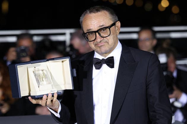 Cannes - Award Winners Photocall JD Russian director and screenwriter Andrey Zvyagintsev poses with the trophy during a photocall after winning the Grand Prix Award for the film Minotaure (Minotaur) during the photocall of the 79th edition of the Cannes Film Festival in Cannes, France on May 23, 2026. Photo by Jerome Domine ABACAPRESS.COM Cannes France  Copyright: xDominexJerome ABACAx