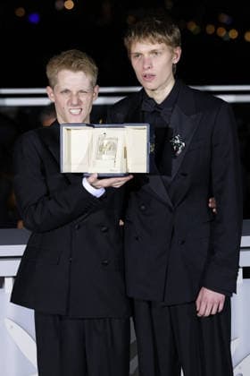 Cannes - Award Winners Photocall JD Belgian actor Emmanuel Macchia (L) and French actor Valentin Campagne pose with the trophy during a photocall after winning ex-aequo the Best Actor Prize for the film Coward during the photocall of the 79th edition of the Cannes Film Festival in Cannes, France on May 23, 2026. Photo by Jerome Domine ABACAPRESS.COM Cannes France  Copyright: xDominexJerome ABACAx